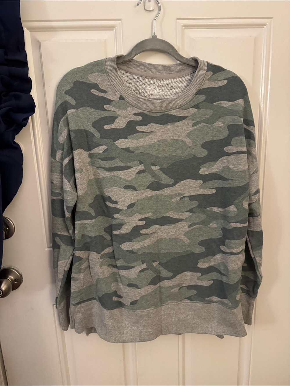 Time and Tru Men's Green Camo Crewneck Sweater